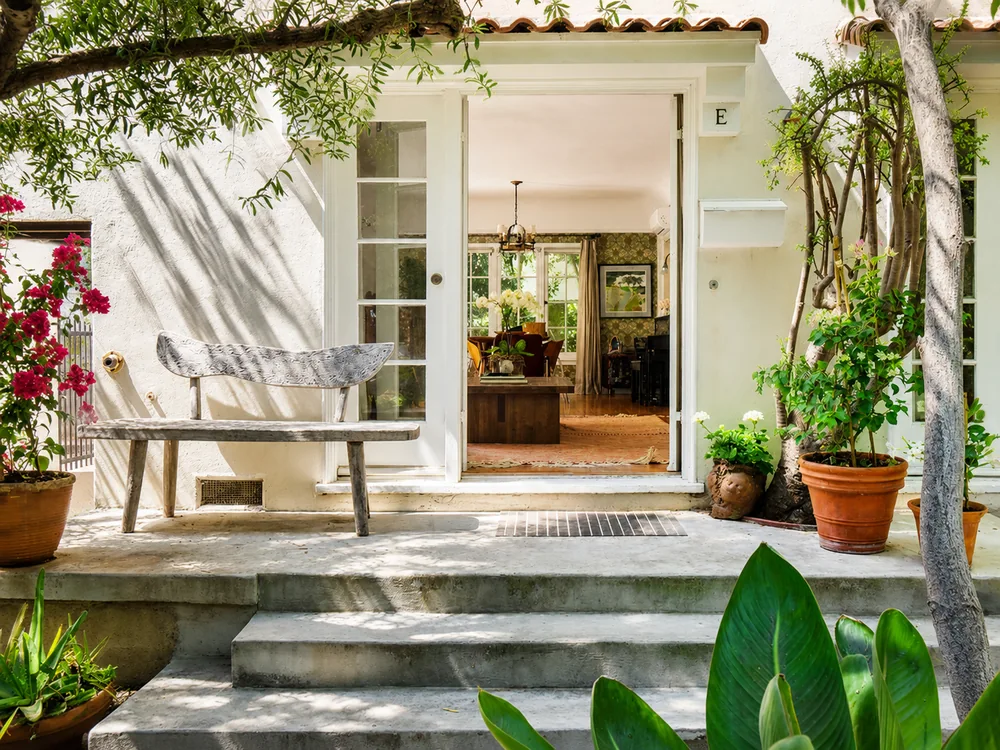 946 9th Street, Santa Monica — sold, represented the seller