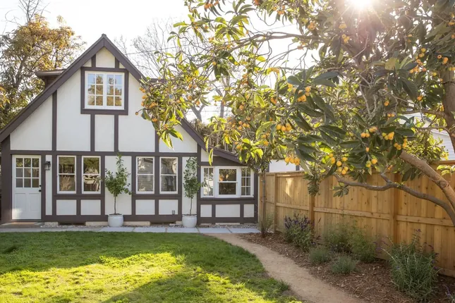 Santa Monica Canyon neighborhood, LA Westside luxury real estate